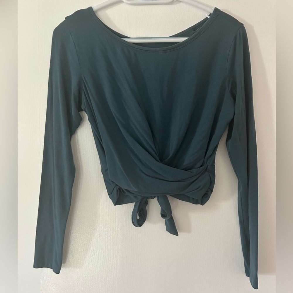 Heavenly by Victoria long sleeve tie top